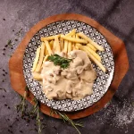 PILETINA U SOSU OD SAMPINJONA